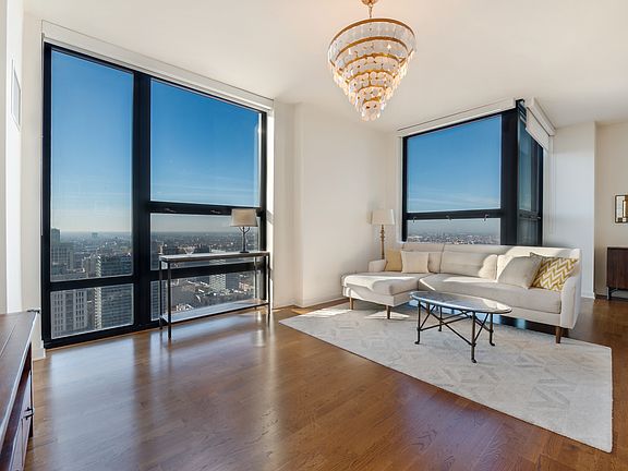 3rd image of 1160 S Michigan Ave APT 3802