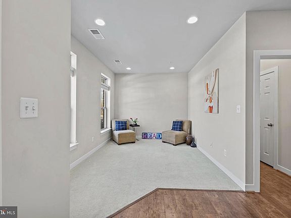 2nd image of 14247 Travilah Rd