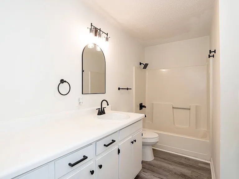 830 Oxford Ln — Photo 21