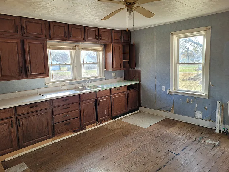 404 N Carroll St — Photo 3