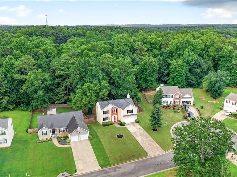 4554 Darrowby Dr — Photo 37
