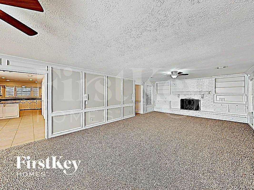 4 bed, 3.5 bath, 3476 sqft, $2,375 — Photo 2