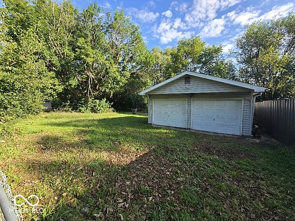 4th image of 4646 Farrington Ave