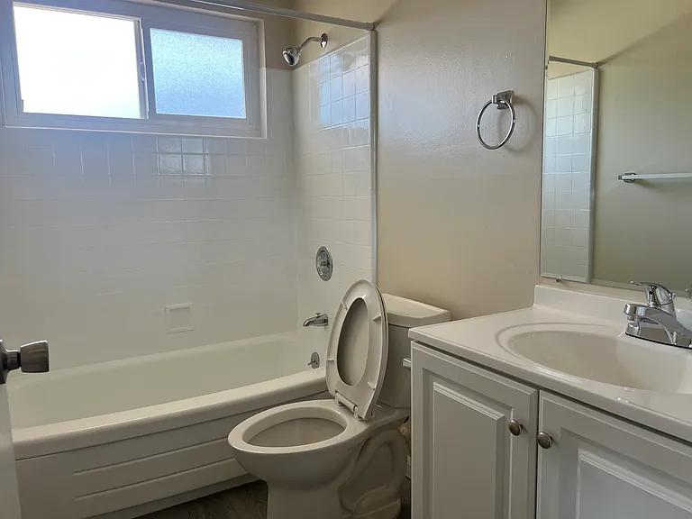 Lamplighter Apartments — Photo 13