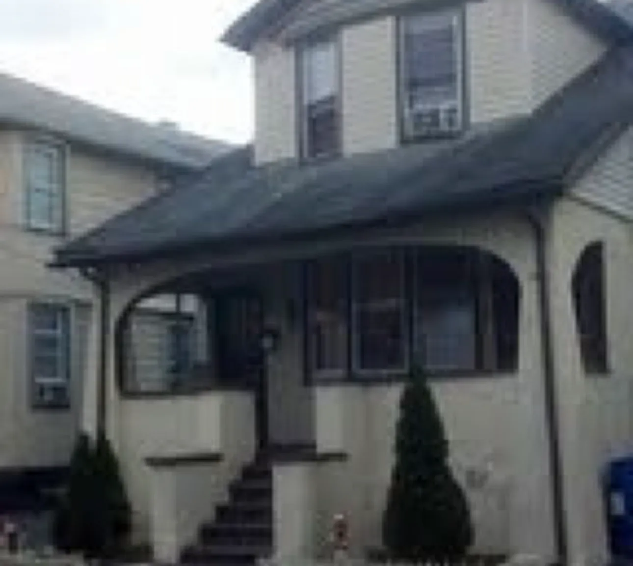 3 bed, 1.5 bath, 700 sqft, $2,300 — Photo 1