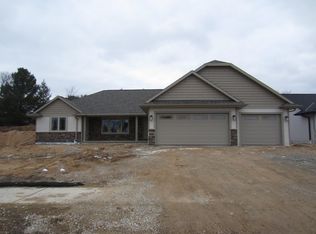 1211 Crescent Hl, Green Bay, WI 54313