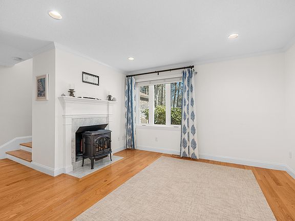 4th image of 100 Falmouthport Drive