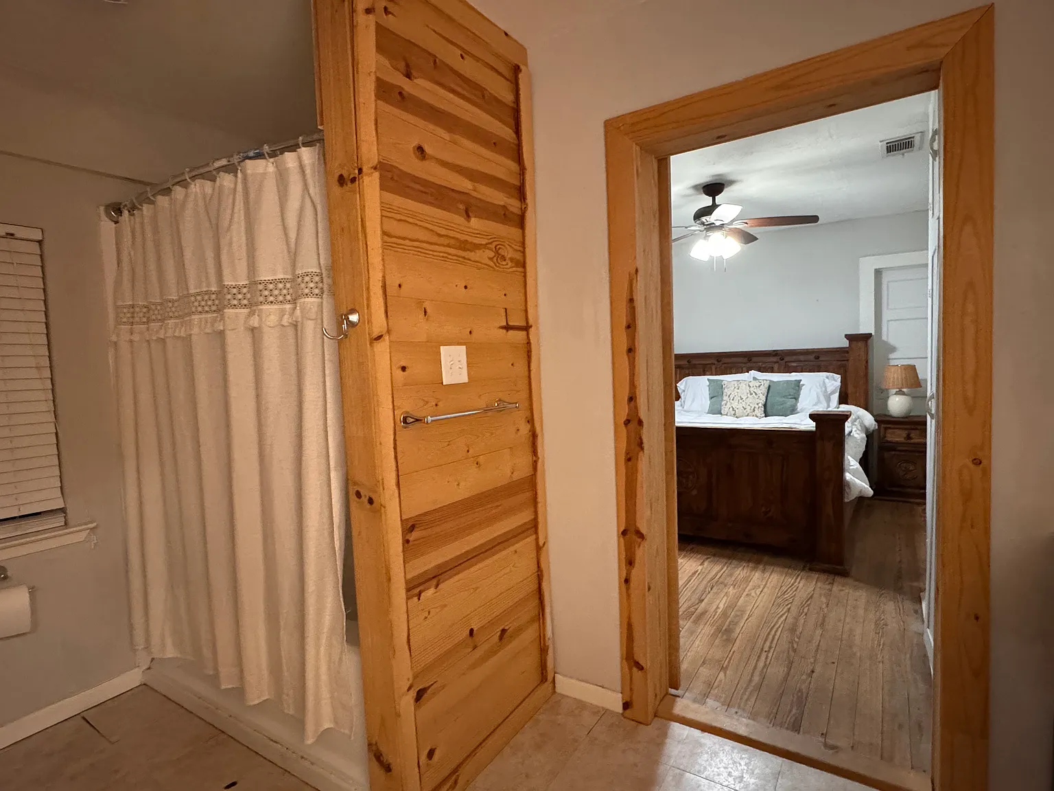 3 bed, 2.5 bath, 1800 sqft, $2,500 — Photo 4