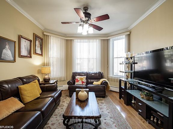 5th image of 2443 W Eastwood Ave #1