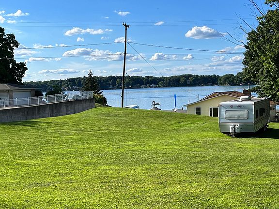 5th image of Sylvan Dr