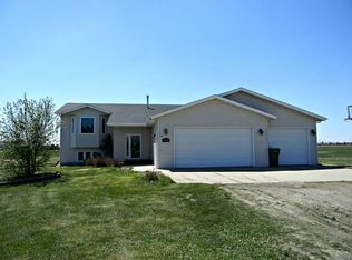 7111 Rock Creek Rd, Bismarck, ND 58503