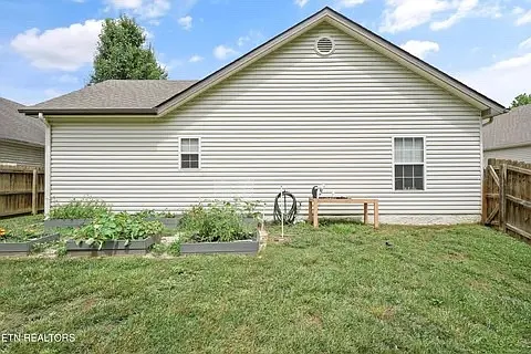 10816 Meriwether Ln — Photo 18