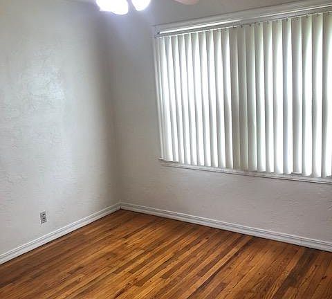 5th image of 3837 Presidio St