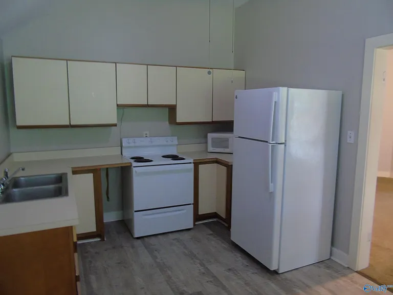 517 Oshaughnessy Ave NE — Photo 8