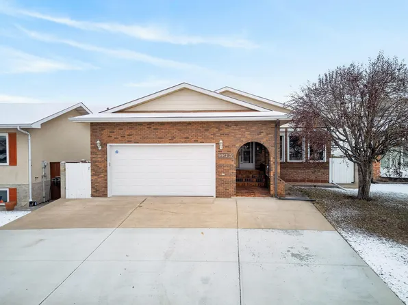 9912 162nd Ave NW, Edmonton, AB T5X 5M4