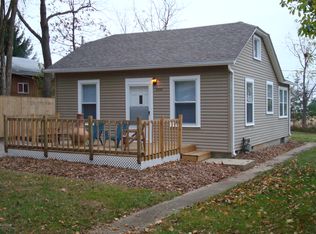 5202 Greenwood Pl, Mccullom Lake, IL 60050