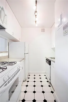 Rented by Real Estate Investors Group LLC | media 42