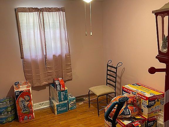 4th image of 30 Misty Springs Cir
