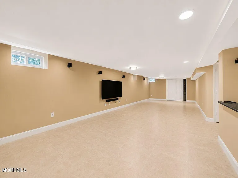 14 Heathrow Ct — Photo 44