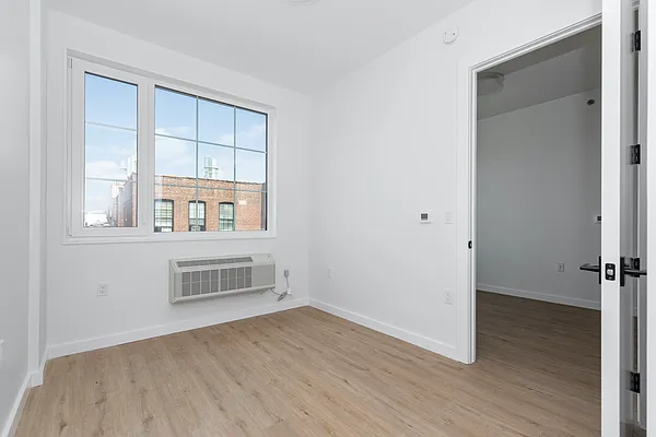 Rented by Nooklyn NYC LLC | media 32
