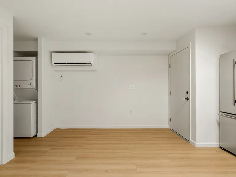 2233 Merton Ave #2 — Photo 5