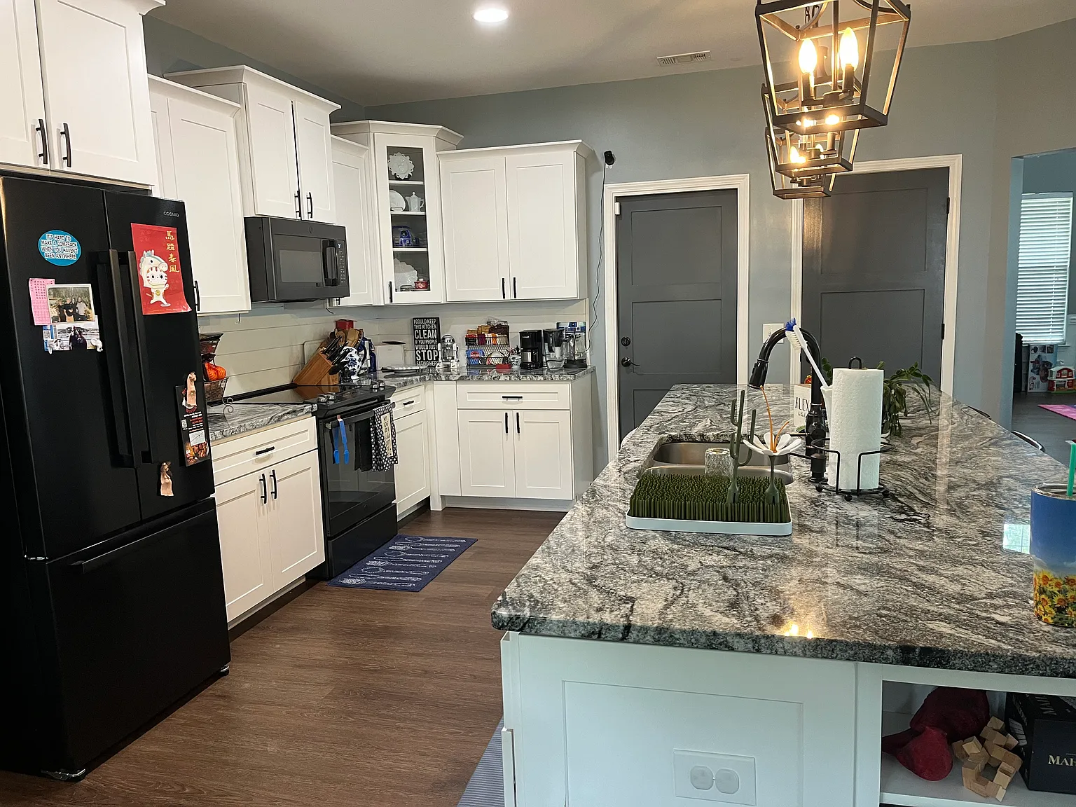 4 bed, 2650 sqft, $900 — Photo 2