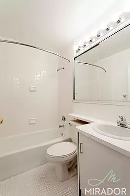 5th image of 330 E 39th St APT 15E