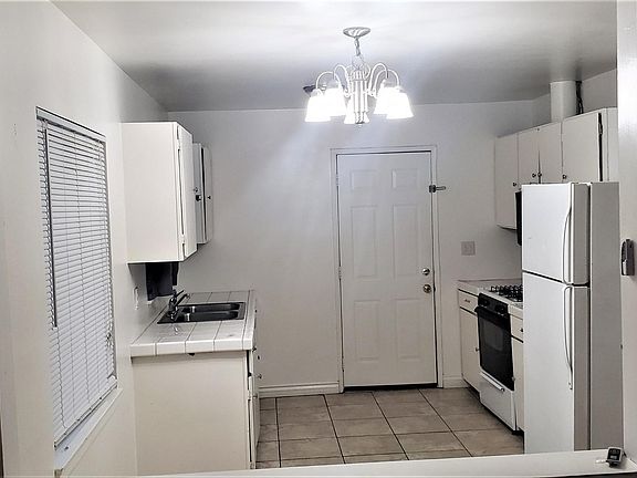 4th image of 73314 Sun Valley Dr
