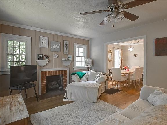 4th image of 3816 El Campo Ave