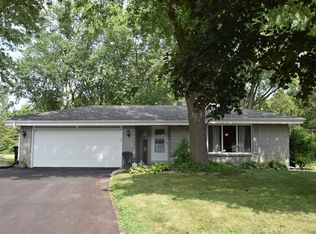 W173N7158 River Ct, Menomonee Falls, WI 53051