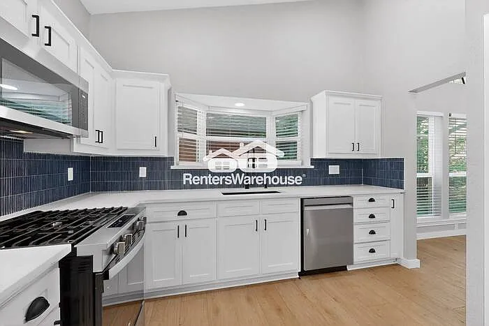 803 Sandy Creek Dr — Photo 12