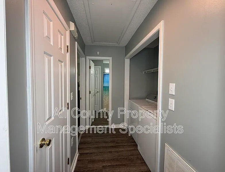 2 bed, 2.0 bath, 1000 sqft, $2,050 — Photo 3