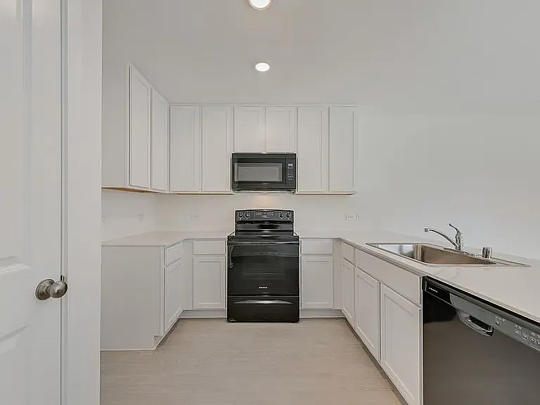 Pear Cir — Photo 6