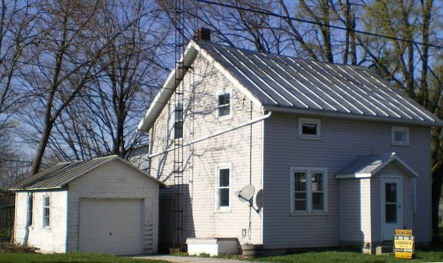 1st image of 4588 Paris St