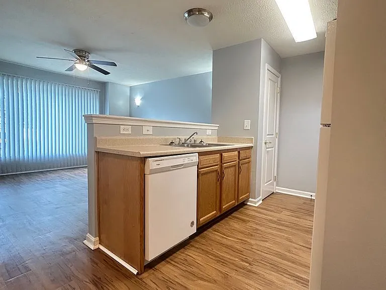 Rowan Place Apartments — Photo 18