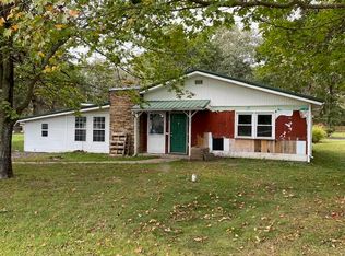 499 E Hadley St, Aurora, MO 65605