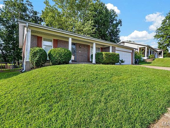 3rd image of 2182 Rountree Dr