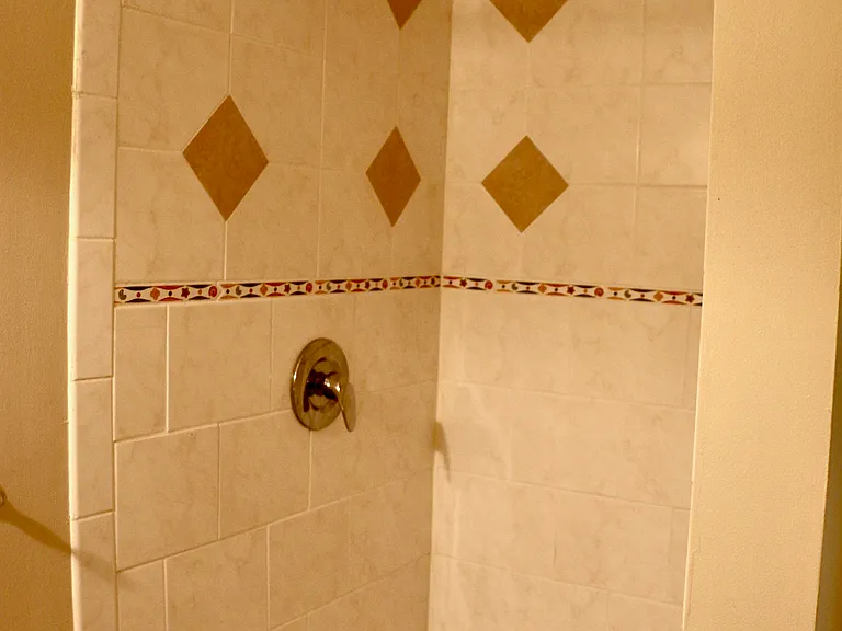 115 Robinson St — Photo 12