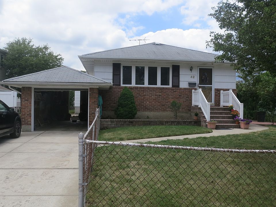 1st image of 42 Windsor Pkwy