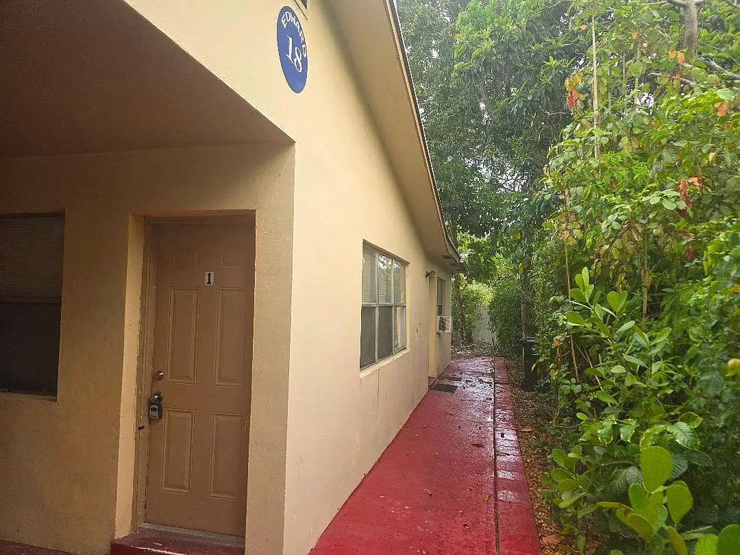 2 bed, 1.5 bath, 3106 sqft, $2,000 — Photo 3