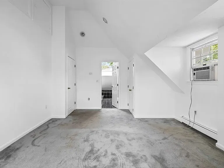 93R W Emerson St — Photo 13