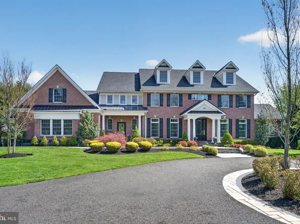 106 Ashley Ct, Moorestown, NJ 08057