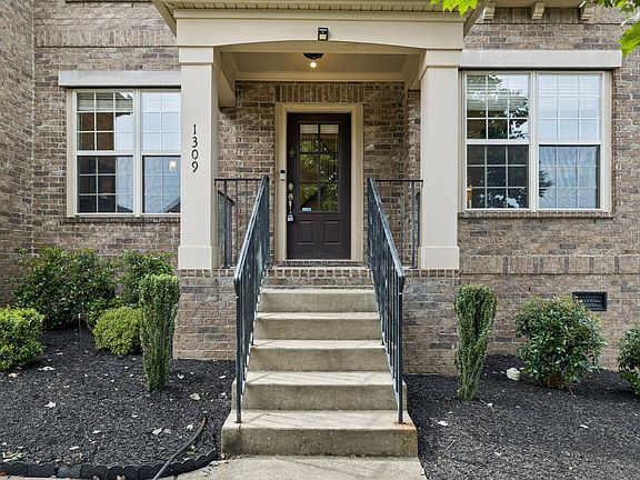 4th image of 1309 Avery Park Ln