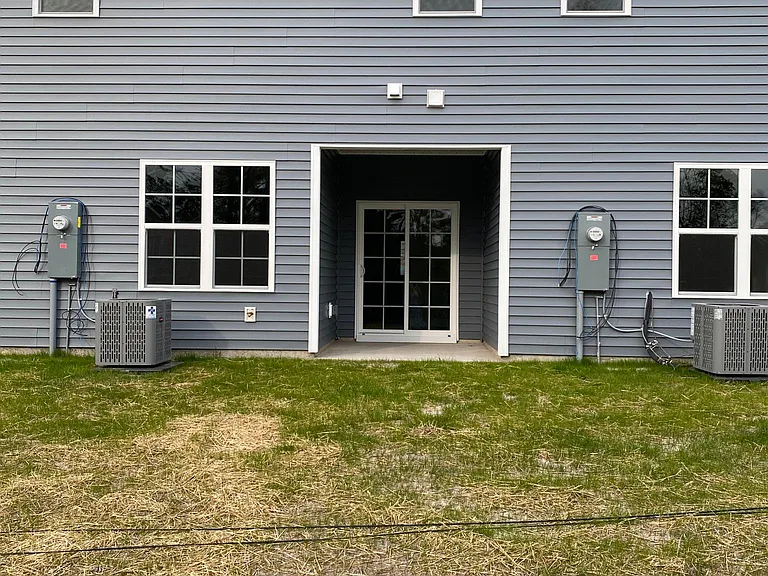 302 S Stingray Ln — Photo 2