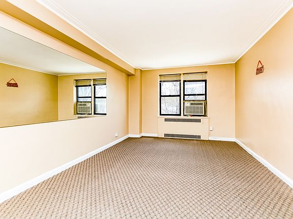 4th image of 3015 Riverdale Ave APT 1C