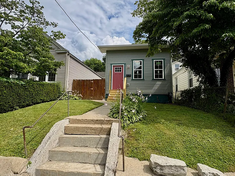 1226 Hull St — Photo 2