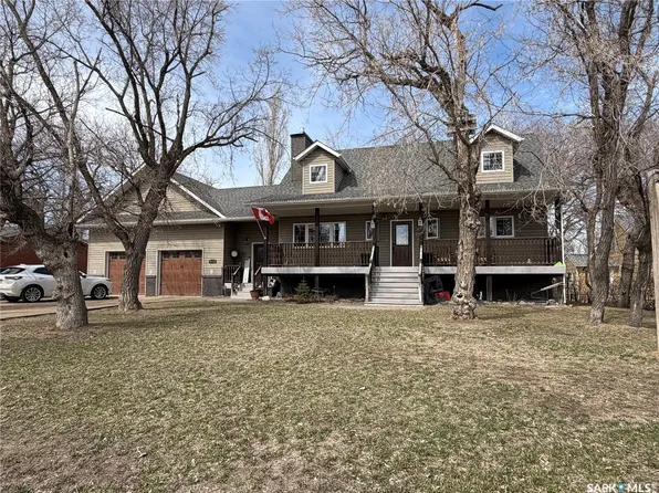 809 Spencer Street, Carnduff, SK S0C 0S0