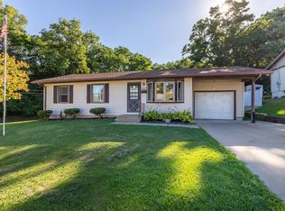2405 Maryville Dr, Dubuque, IA 52001
