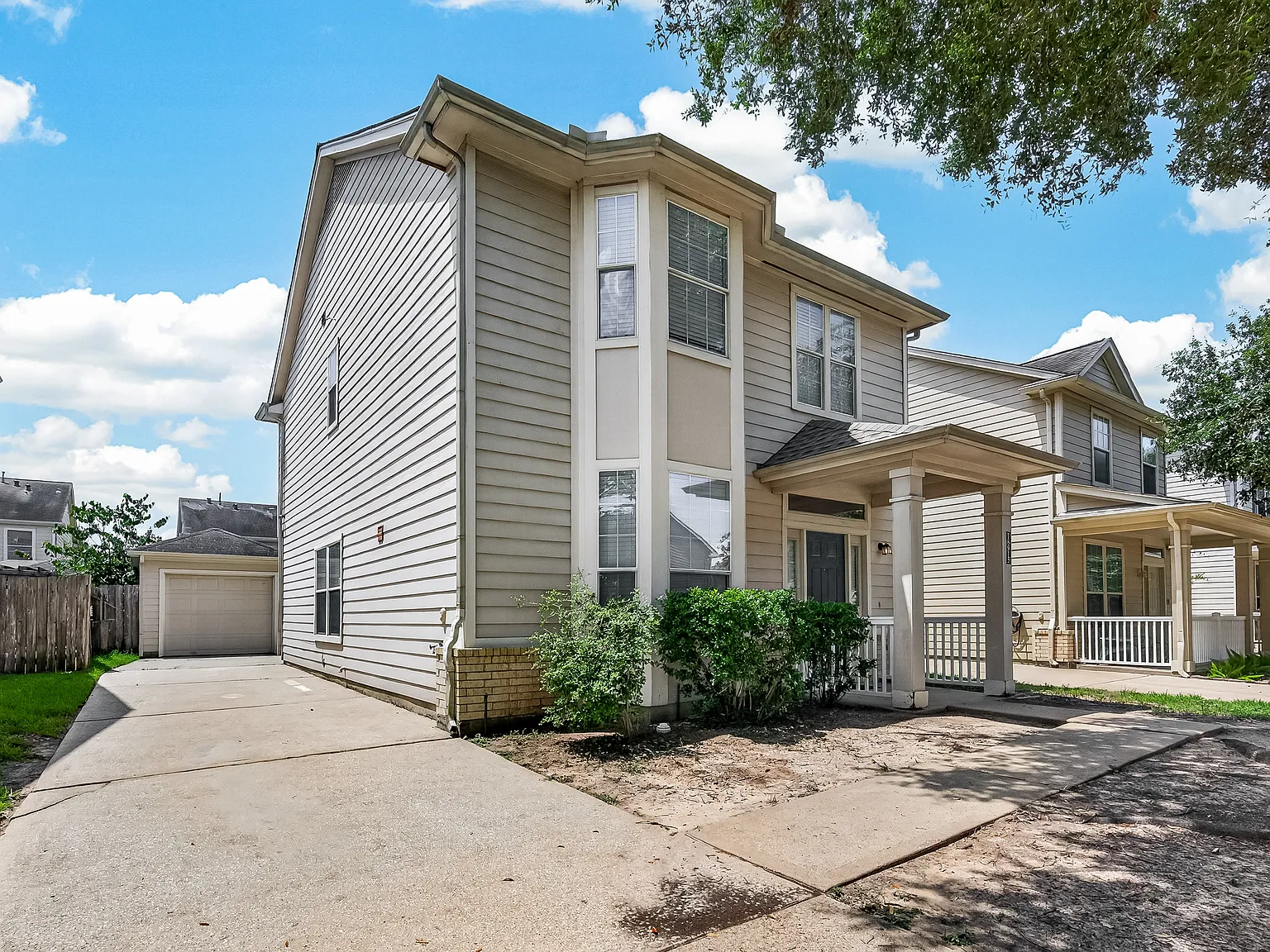 18915 S Lyford Dr — Photo 1