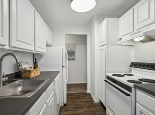 Wayzata Lake Apartments, Wayzata, MN 55391